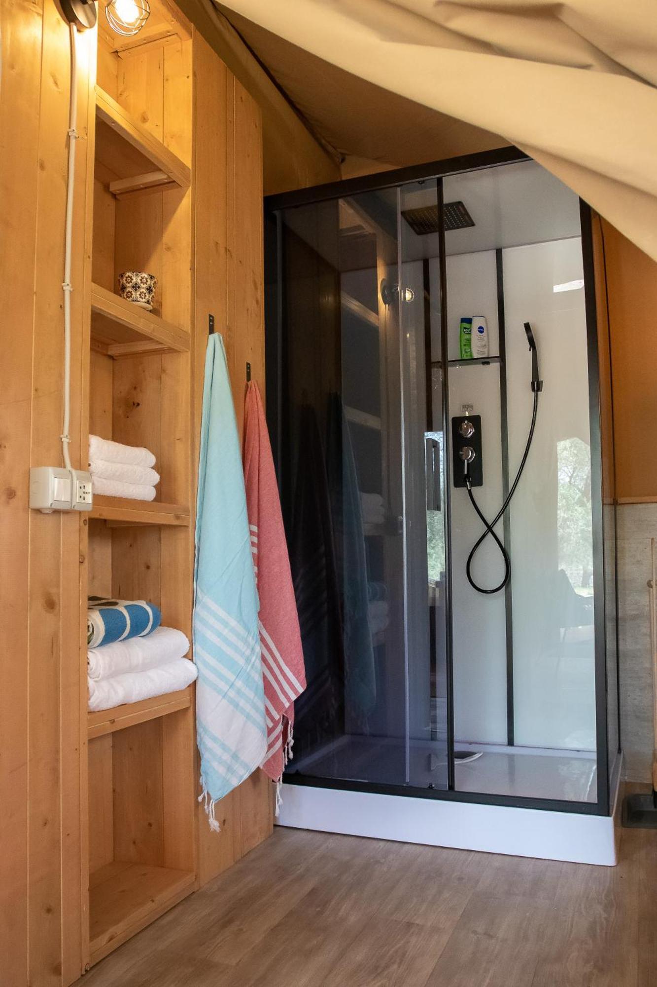 Отель Domus Olea Glamping Челье-Мессапика Экстерьер фото