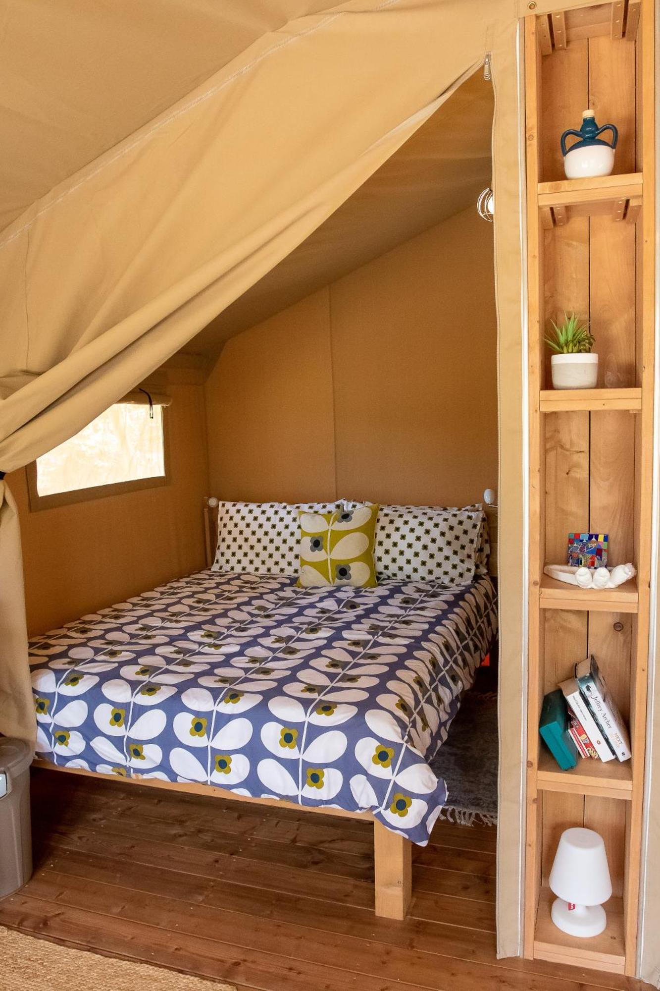 Отель Domus Olea Glamping Челье-Мессапика Экстерьер фото