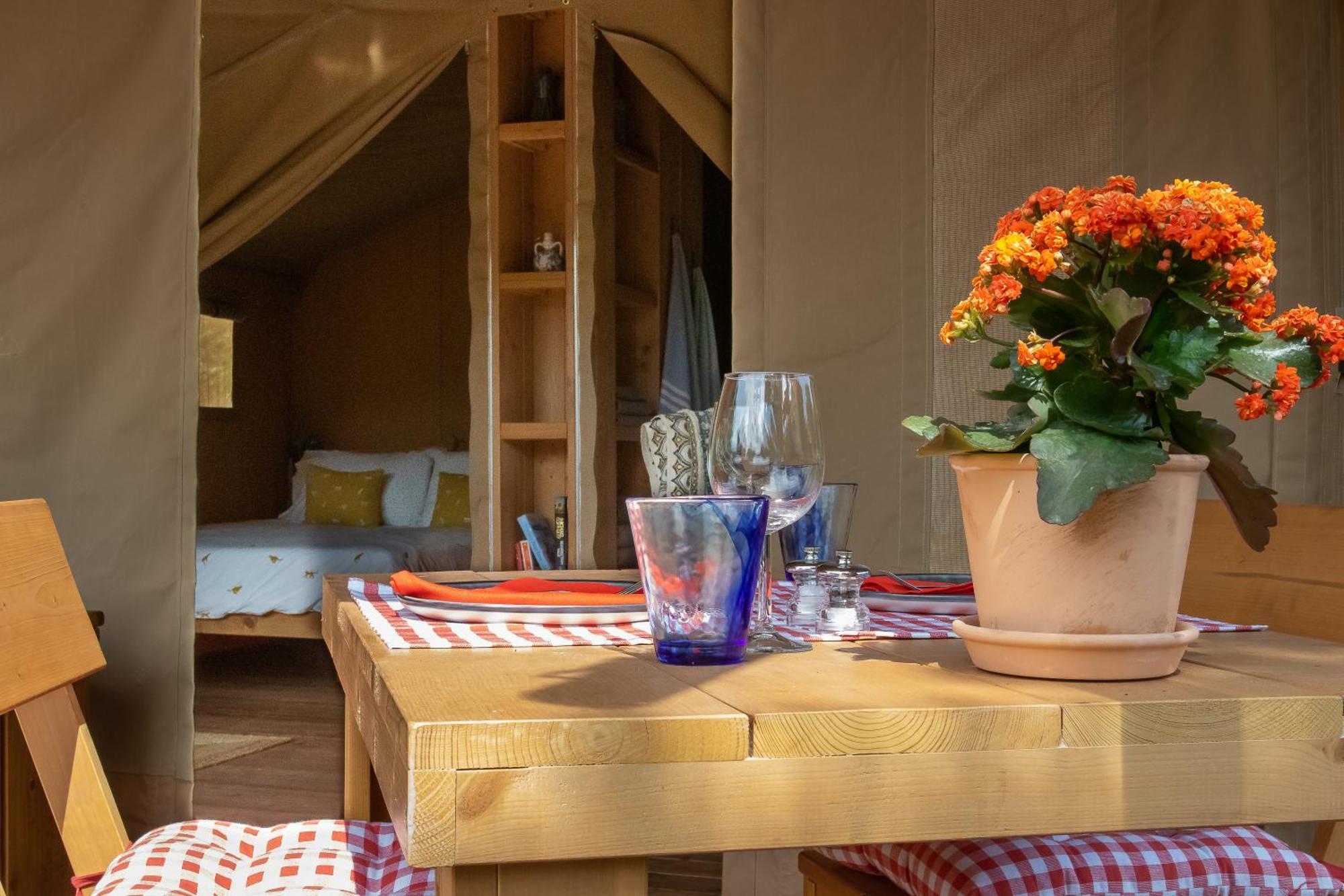 Отель Domus Olea Glamping Челье-Мессапика Экстерьер фото