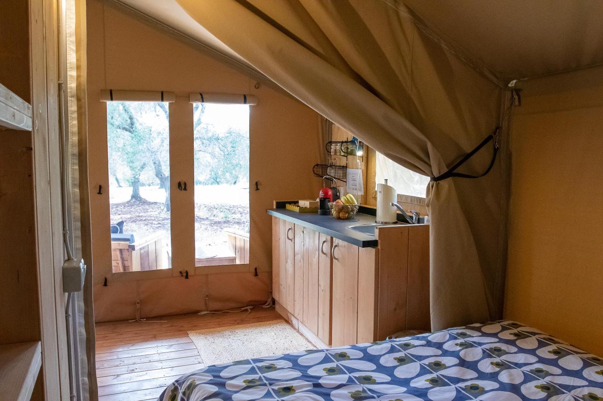 Отель Domus Olea Glamping Челье-Мессапика Экстерьер фото