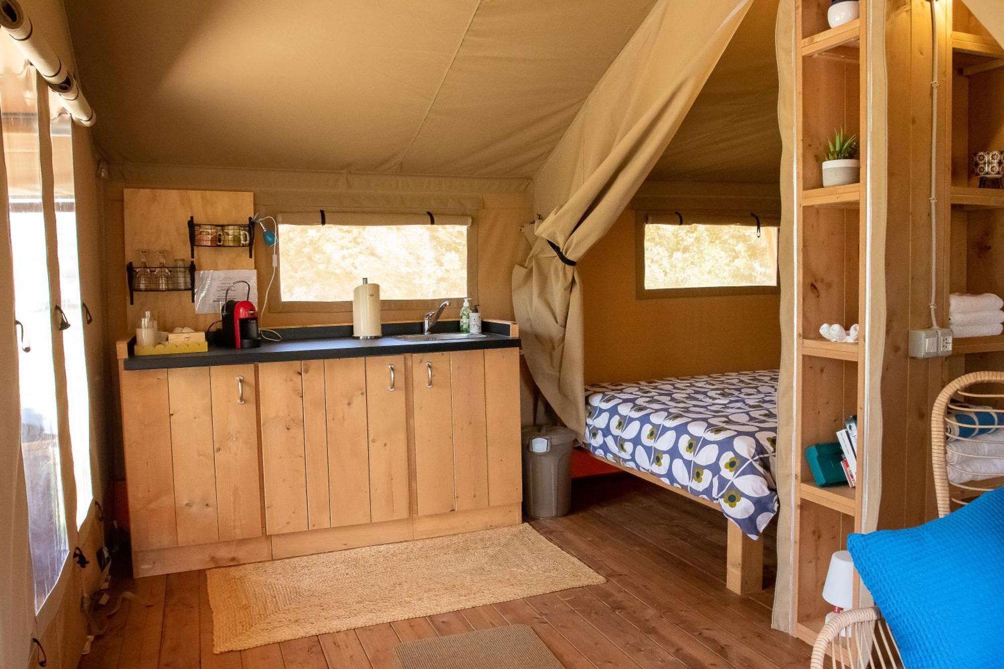 Отель Domus Olea Glamping Челье-Мессапика Экстерьер фото