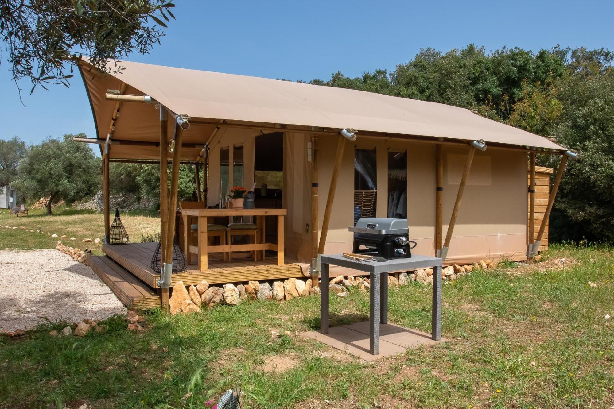 Отель Domus Olea Glamping Челье-Мессапика Экстерьер фото