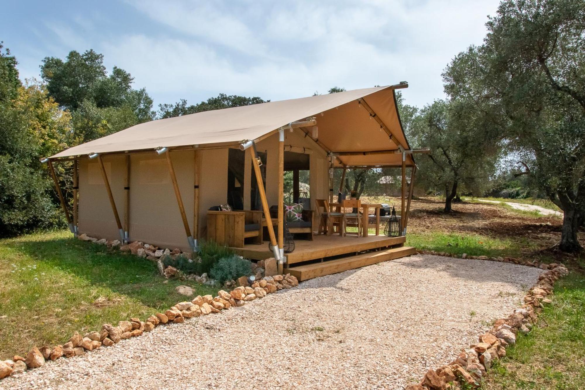 Отель Domus Olea Glamping Челье-Мессапика Экстерьер фото