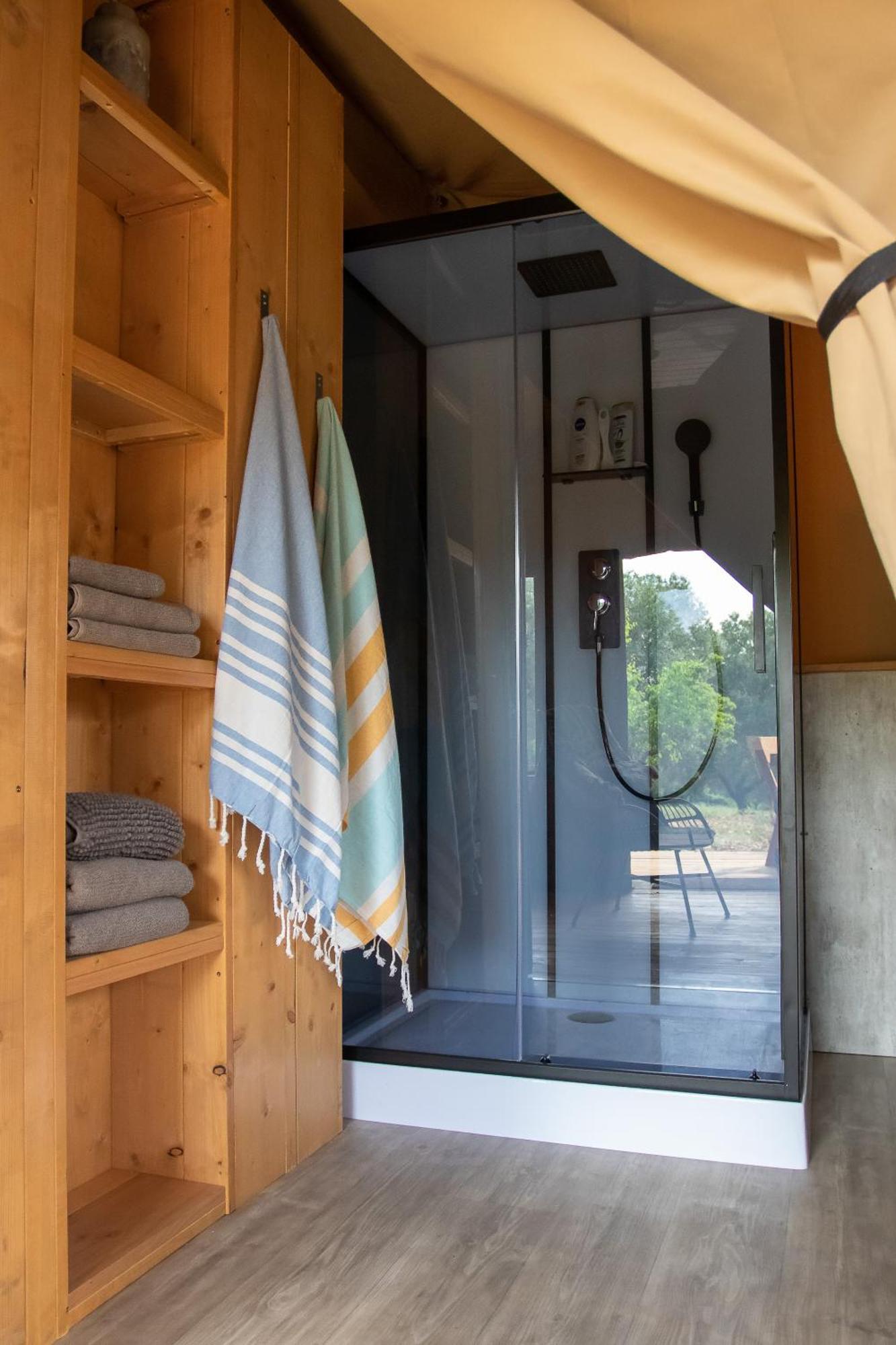 Отель Domus Olea Glamping Челье-Мессапика Экстерьер фото